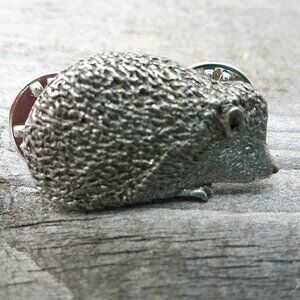 GG Harris Fine Pewter Hedgehog Pin back double